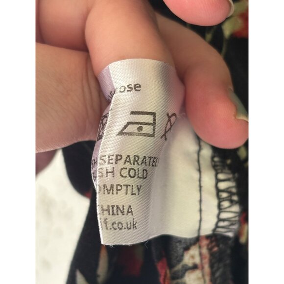 ModCloth X Collectif Black Floral Button-Up Blouse Size 2X Womens - Picture 9 of 10